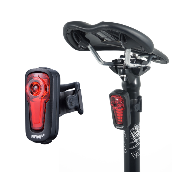 Luce posteriore rosso Infini METIS multifunzione con memoria