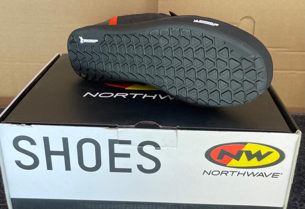 Scarpe ciclismo urbano/commuter Northwave Tribe nero-rosso