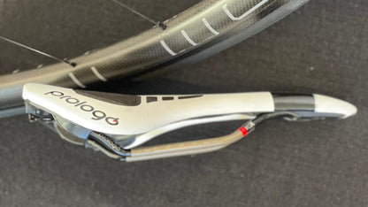 Sella Prologo NEW NAGO EVO PAS TIROX CPC bianco-nero