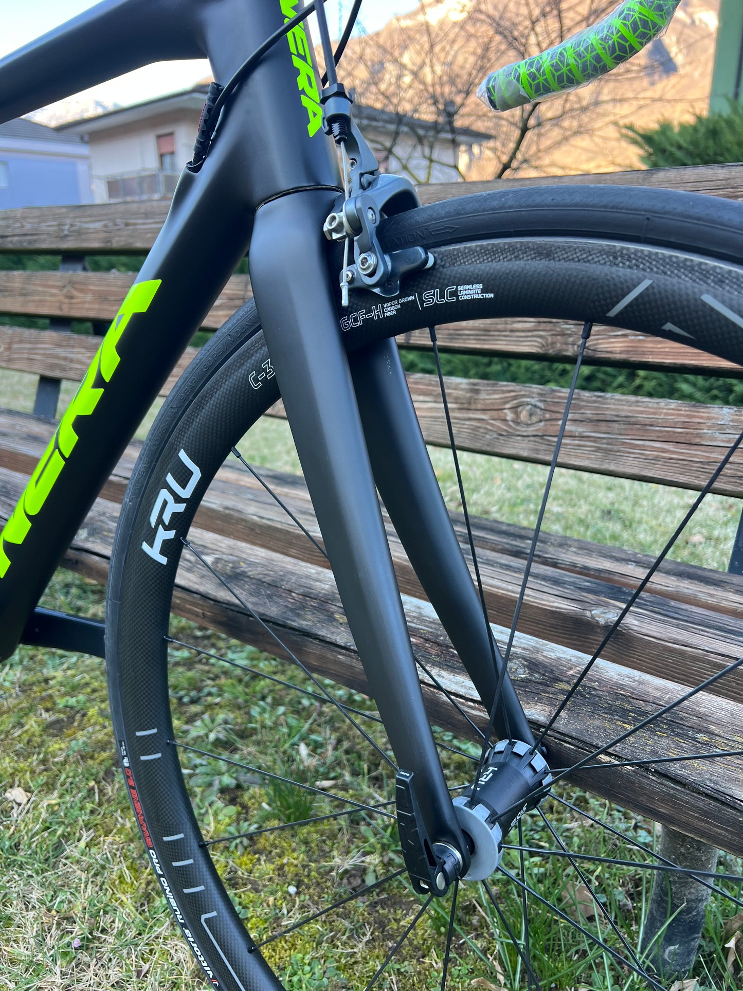 Bici da corsa NERA - telaio monoscocca in carbonio - Shimano Ultegra 11V tg 58