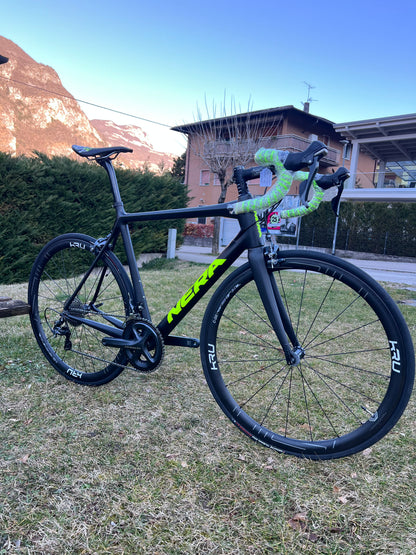 Bici da corsa NERA - telaio monoscocca in carbonio - Shimano Ultegra 11V tg 58