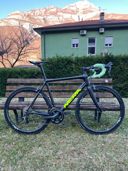 Bici da corsa NERA - telaio monoscocca in carbonio - Shimano Ultegra 11V tg 58