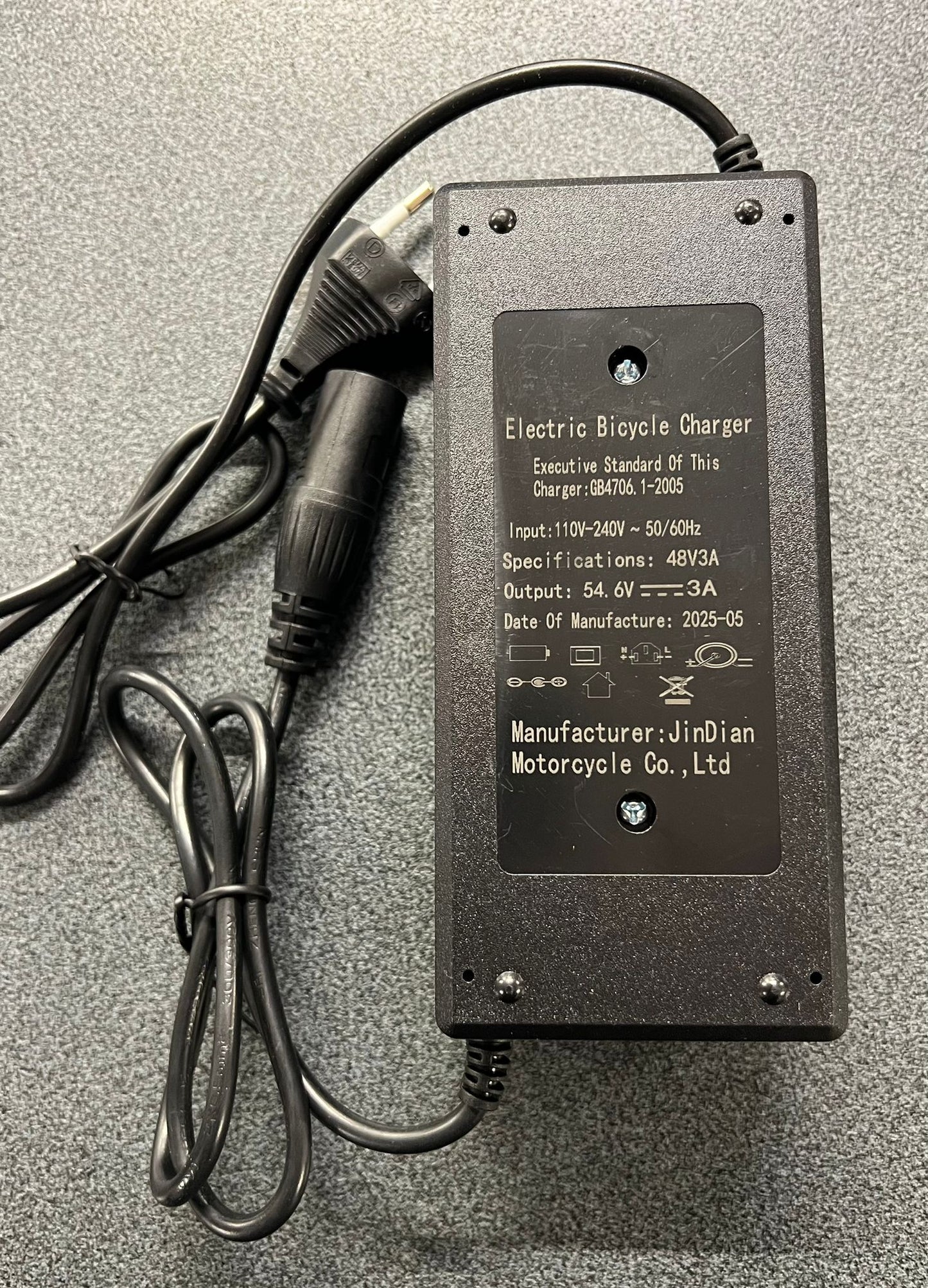 Caricabatterie Ridstar mod. Q20 Lite 48V15Ah 3A connettore 3 pin